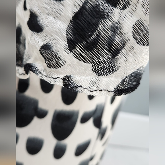 Sexy Sheer Layered LYNN RITCHIE SILVER Printed Tank Adorable EUC - Picture 6 of 8